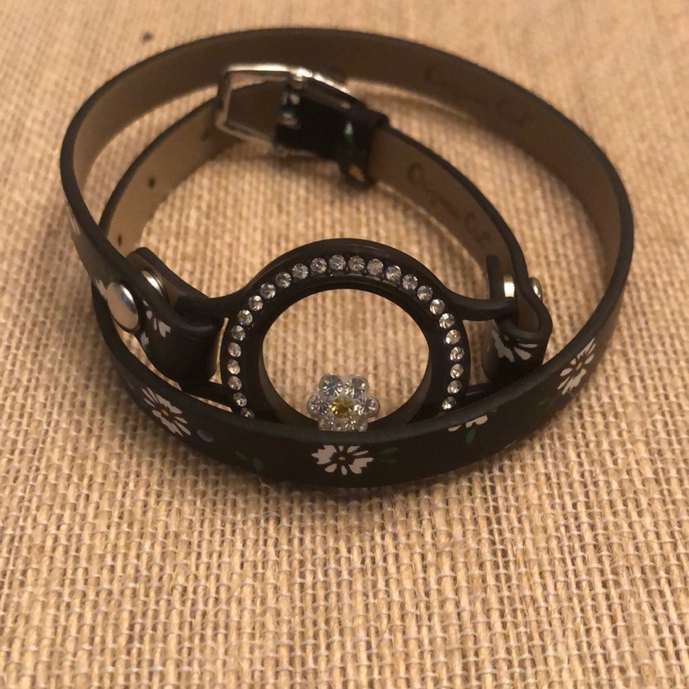 Origami Owl Daisy Leather Wrap Bracelet Set